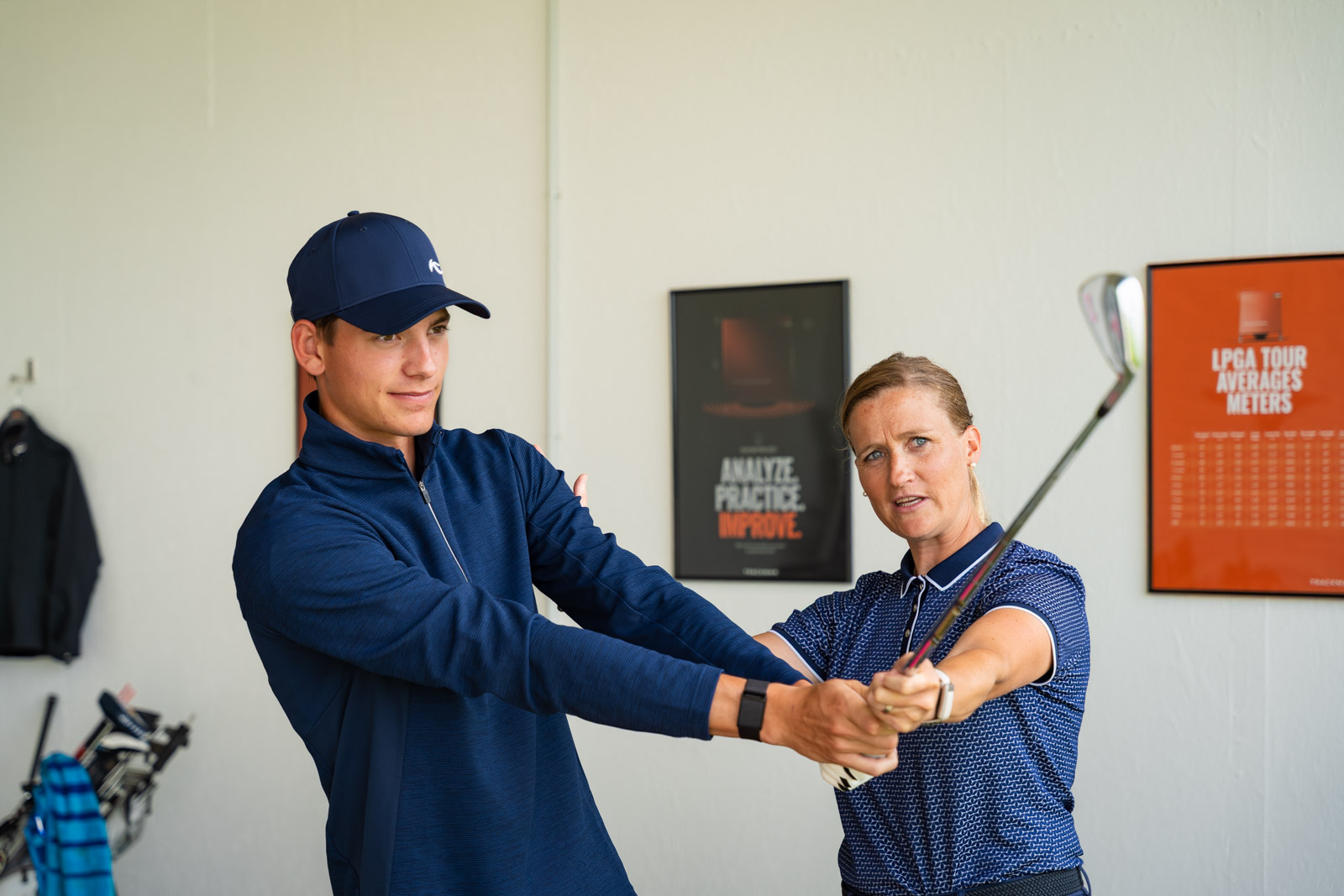 Golfer beim Training auf der Driving Range